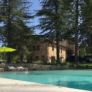 https://poggio-cantarello-vacanze.it-tuscanyhotel.com